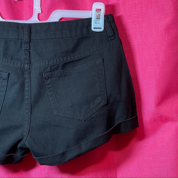 FOREVER 21 BLACK ROLLUP DISTRESSED SHORTS SIZE 27 - Picture 7 of 9